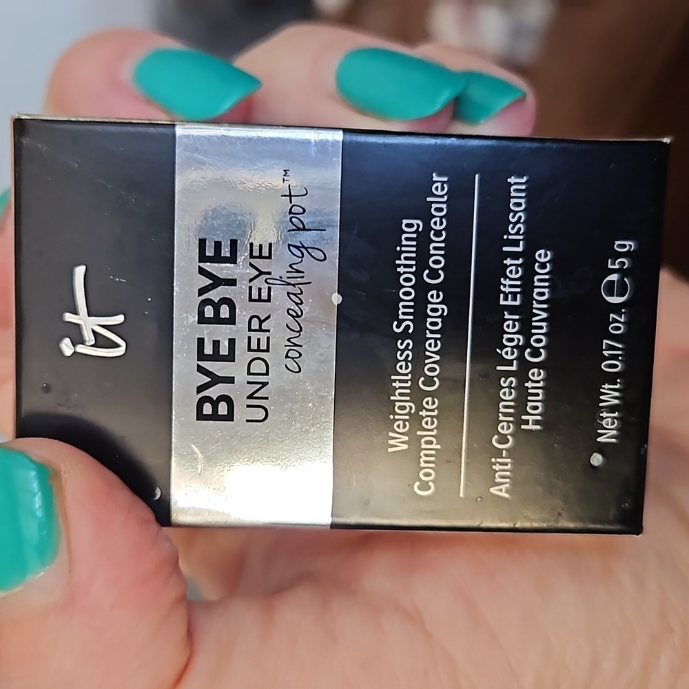 NEW! Full Size! Bye Bye Under Eye Concealer Pot in Medium Tan. Anti Aging!!